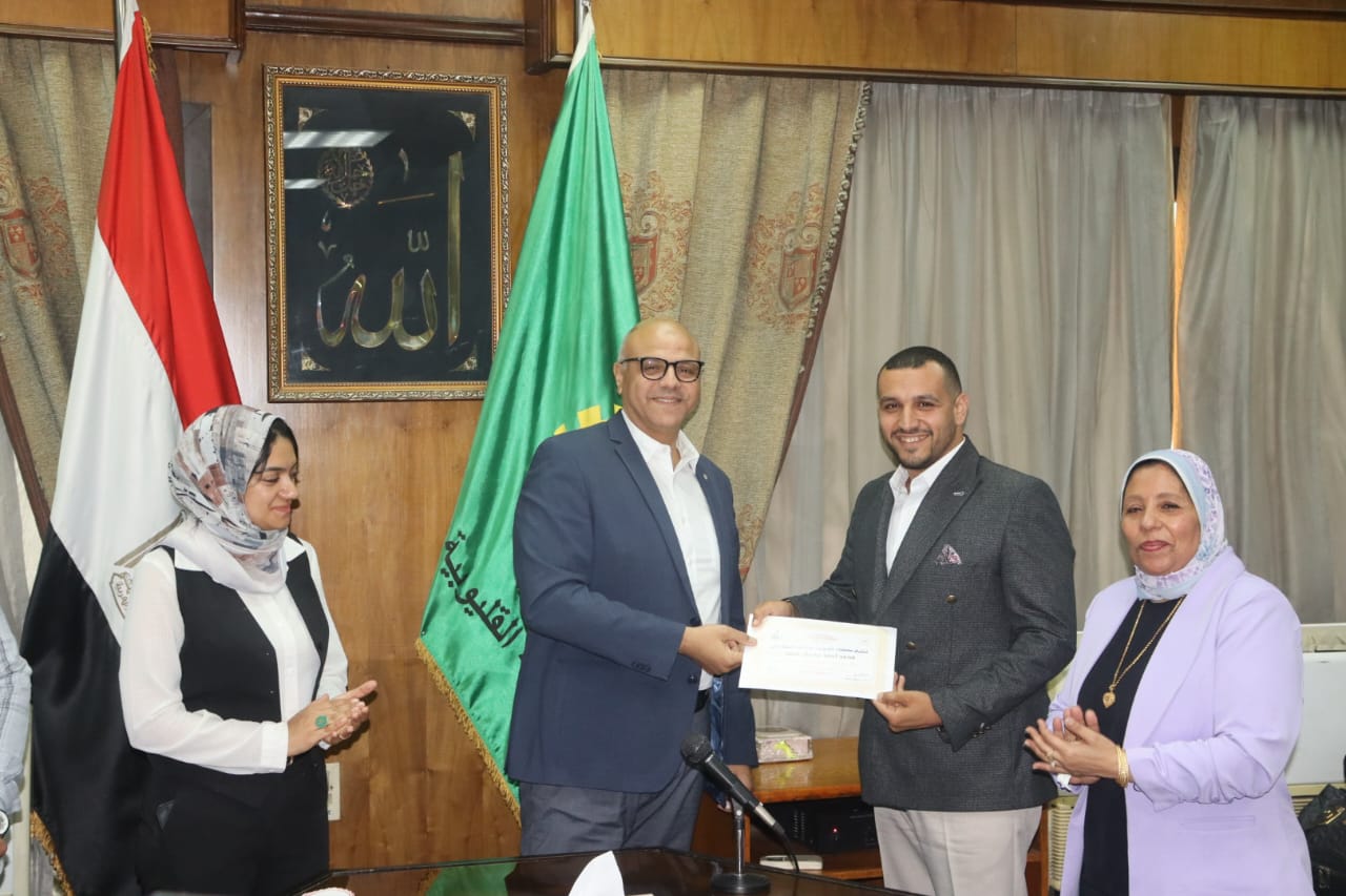 خلال التكريمات