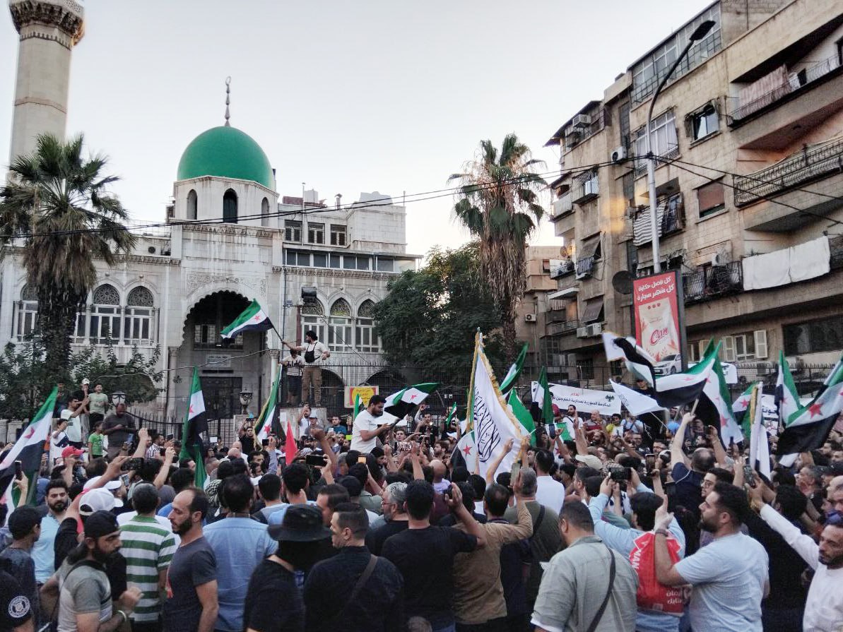 مظاهرات فى سوريا بسبب العدوان الإسرائيلى