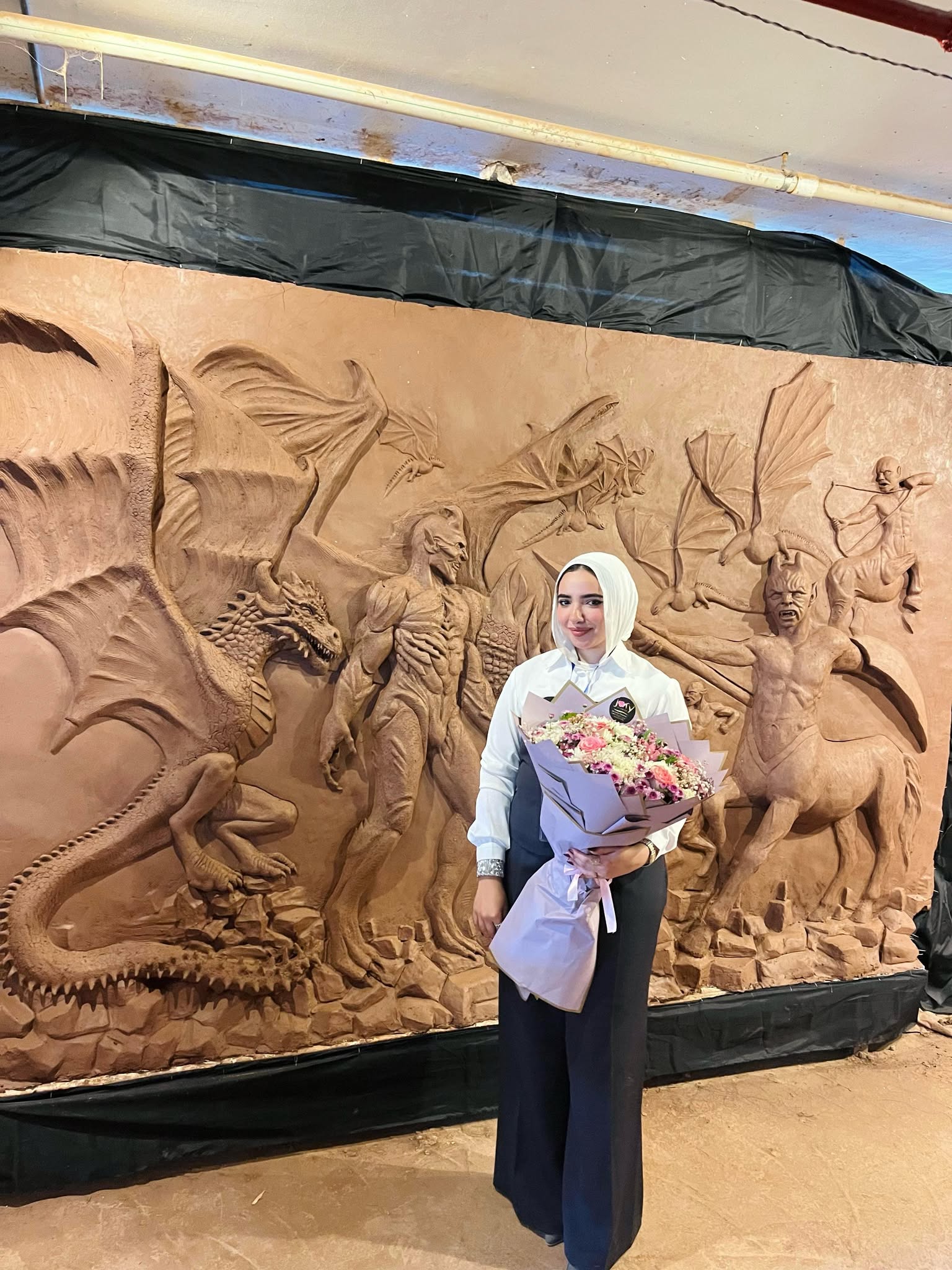 الطالبة منفذة مشروع التخرج