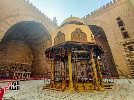 80446-صحن-المسجد-(2)