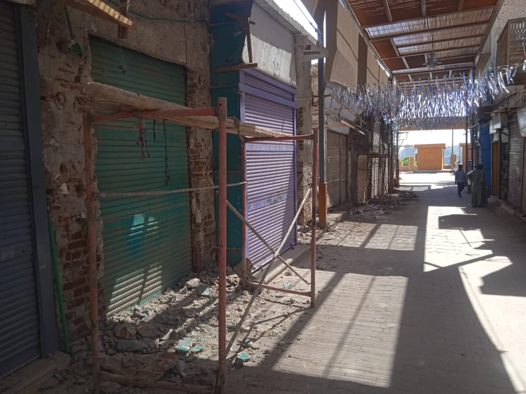 الإنتهاء من طلاء 175 منزلًا بمحيط معبد إسنا الإنتهاء من طلاء 175 منزلًا بمحيط معبد إسنا