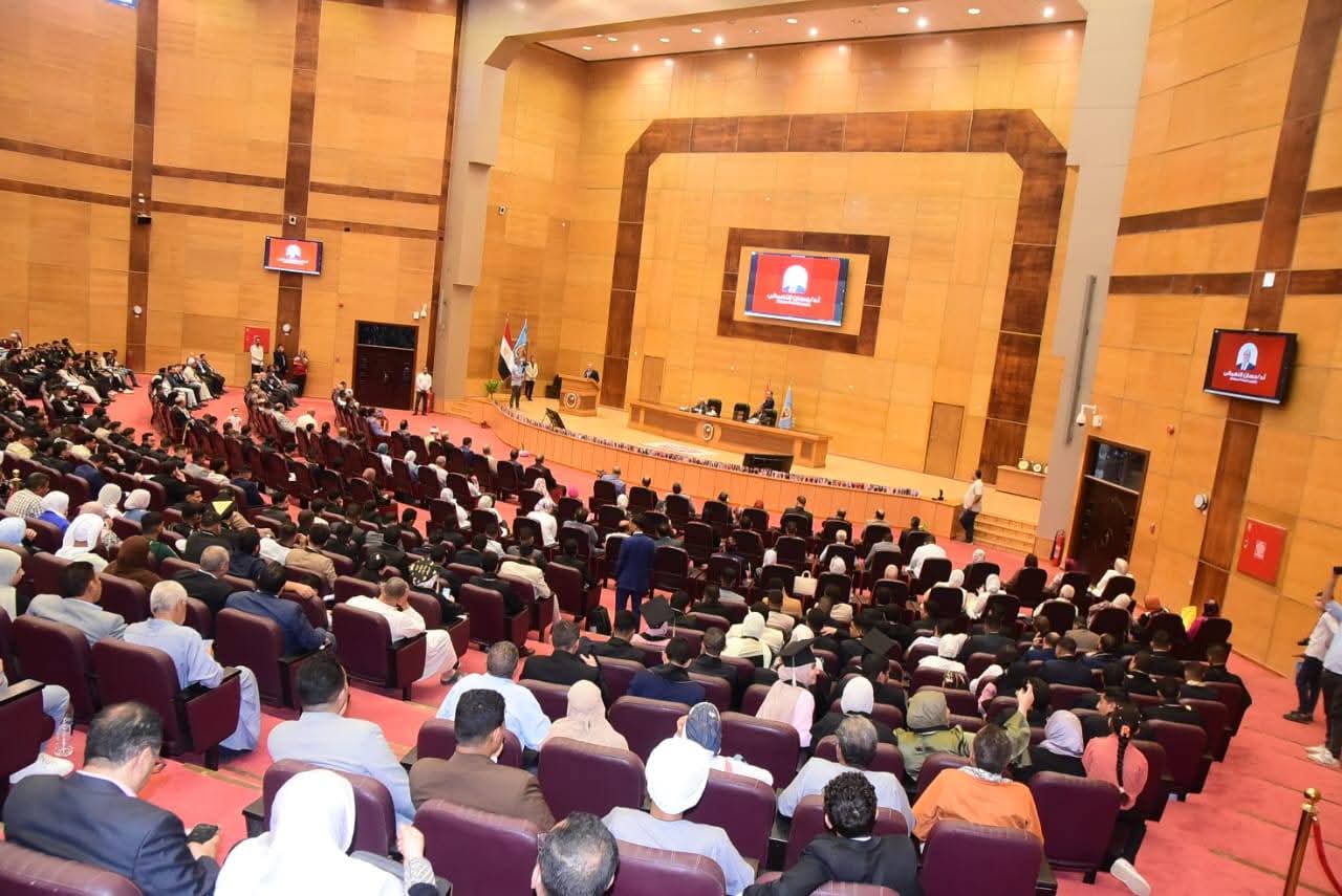 فعاليات حفل تخرج الدفعة 13 من طلاب كلية الهندسة بجامعة سوهاج