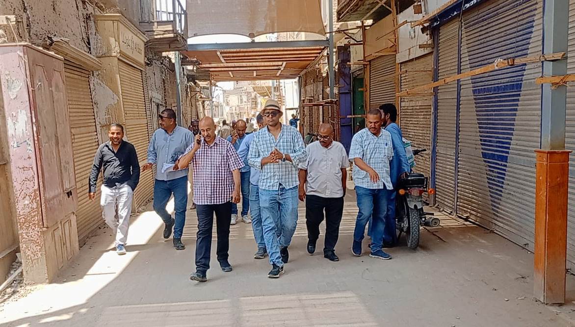 متابعة الإنتهاء من طلاء 175 منزلًا بمحيط معبد إسنا متابعة الإنتهاء من طلاء 175 منزلًا بمحيط معبد إسنا