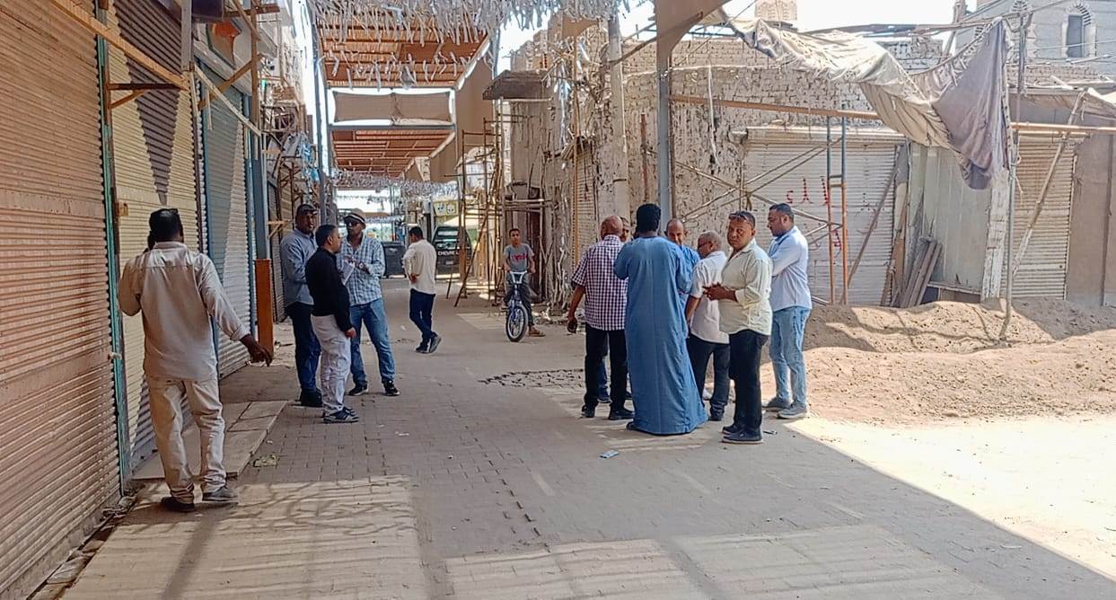 رصد الإنتهاء من طلاء 175 منزلًا بمحيط معبد إسنا رصد الإنتهاء من طلاء 175 منزلًا بمحيط معبد إسنا