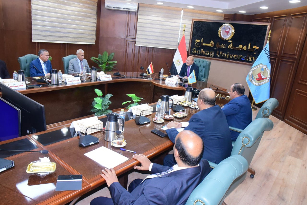 جانب من الجلسة (2)