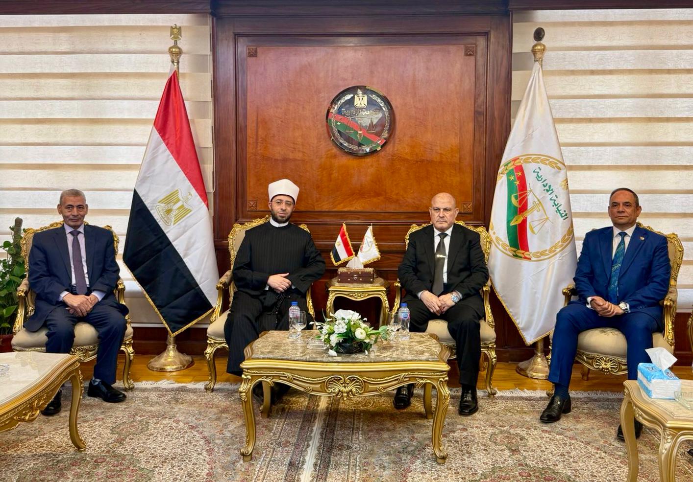 وزير الاوقاف مع رئيس النيابة الادارية