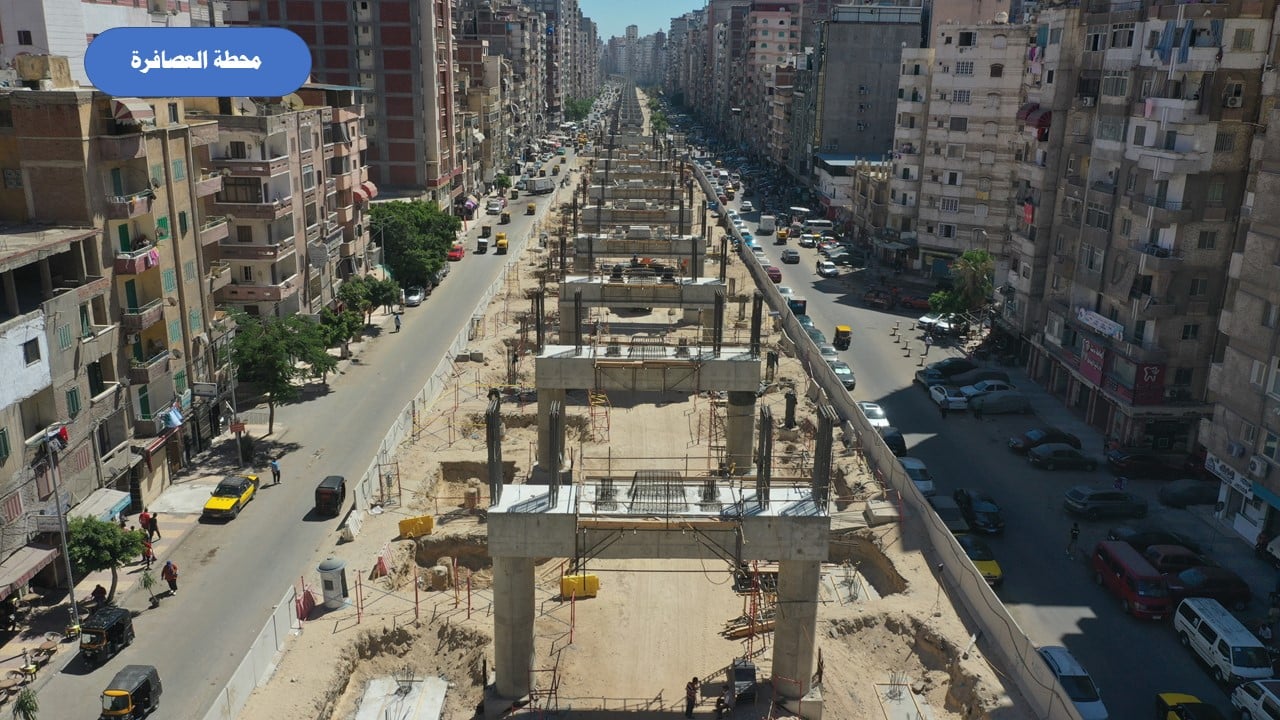 تركيب الكمرات بمشروع المرحلة الأولى من مترو الإسكندرية (10)