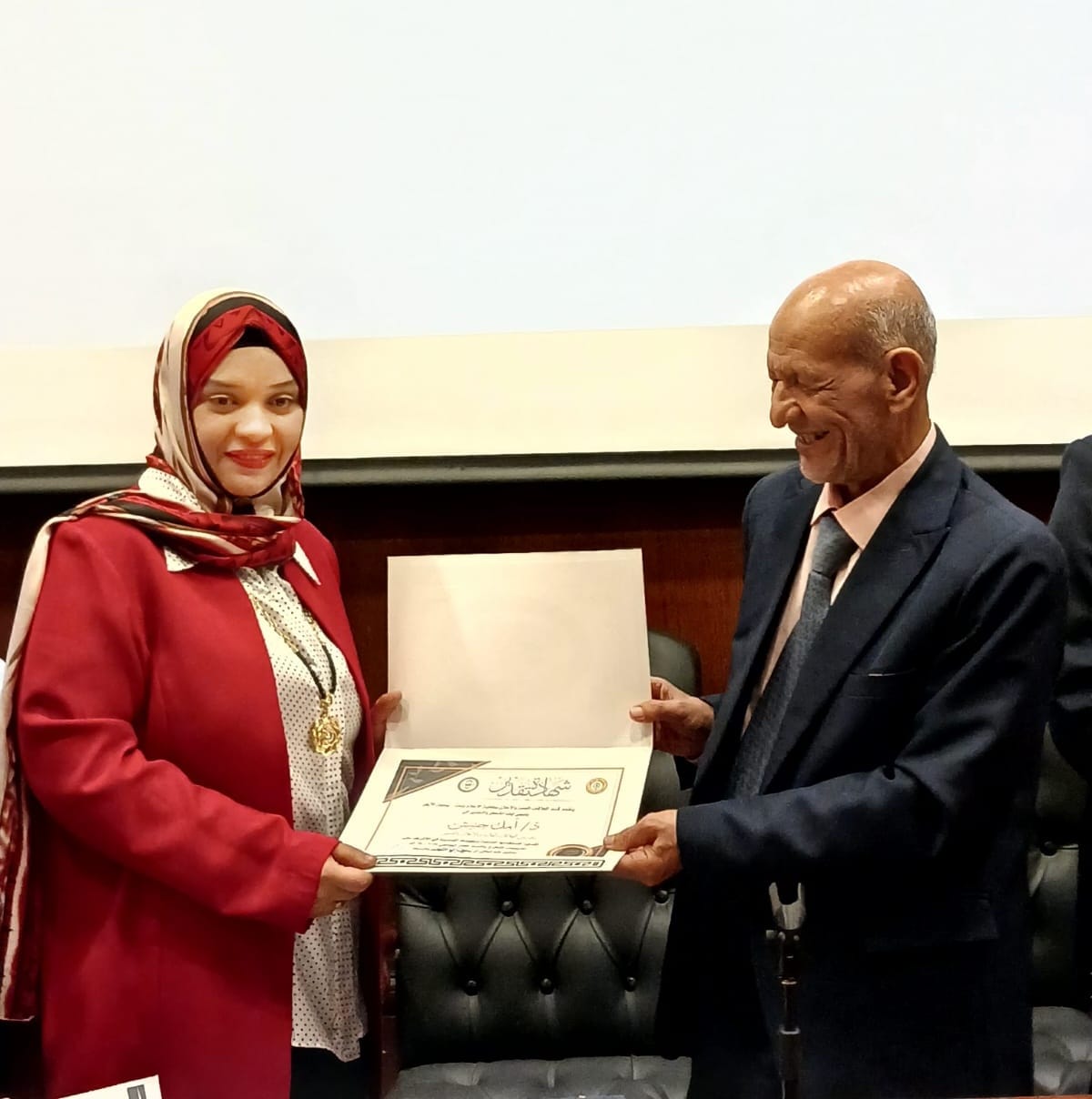 قسم العلاقات العامة والإعلان يناقش مشروعات تخرج دفعة 2025 بكلية الإعلام بنات جامعة الأزهر (12)