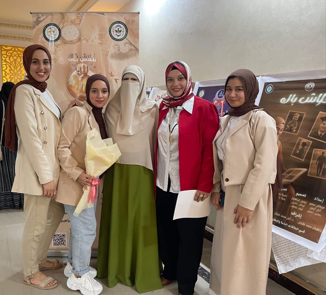 قسم العلاقات العامة والإعلان يناقش مشروعات تخرج دفعة 2025 بكلية الإعلام بنات جامعة الأزهر (7)