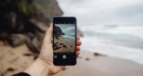 إلتقاط صورة على البحر