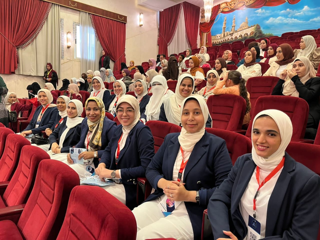 قسم العلاقات العامة والإعلان يناقش مشروعات تخرج دفعة 2025 بكلية الإعلام بنات جامعة الأزهر (14)