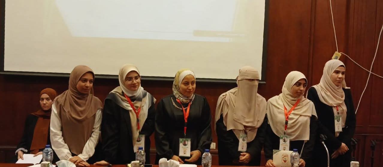 قسم العلاقات العامة والإعلان يناقش مشروعات تخرج دفعة 2025 بكلية الإعلام بنات جامعة الأزهر (3)