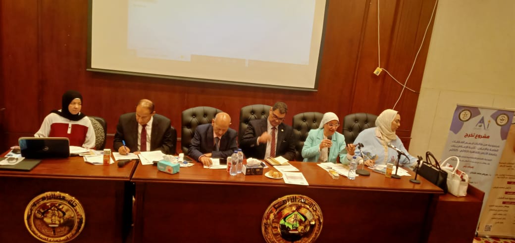 قسم العلاقات العامة والإعلان يناقش مشروعات تخرج دفعة 2025 بكلية الإعلام بنات جامعة الأزهر (13)