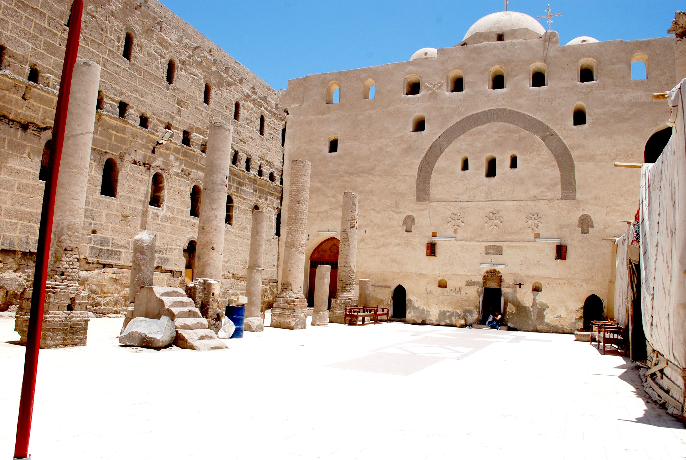 الدير الأبيض (6)