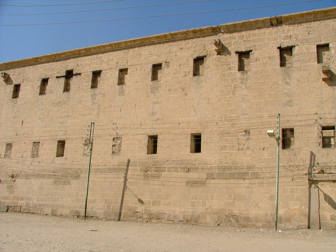 الدير الأبيض (2)