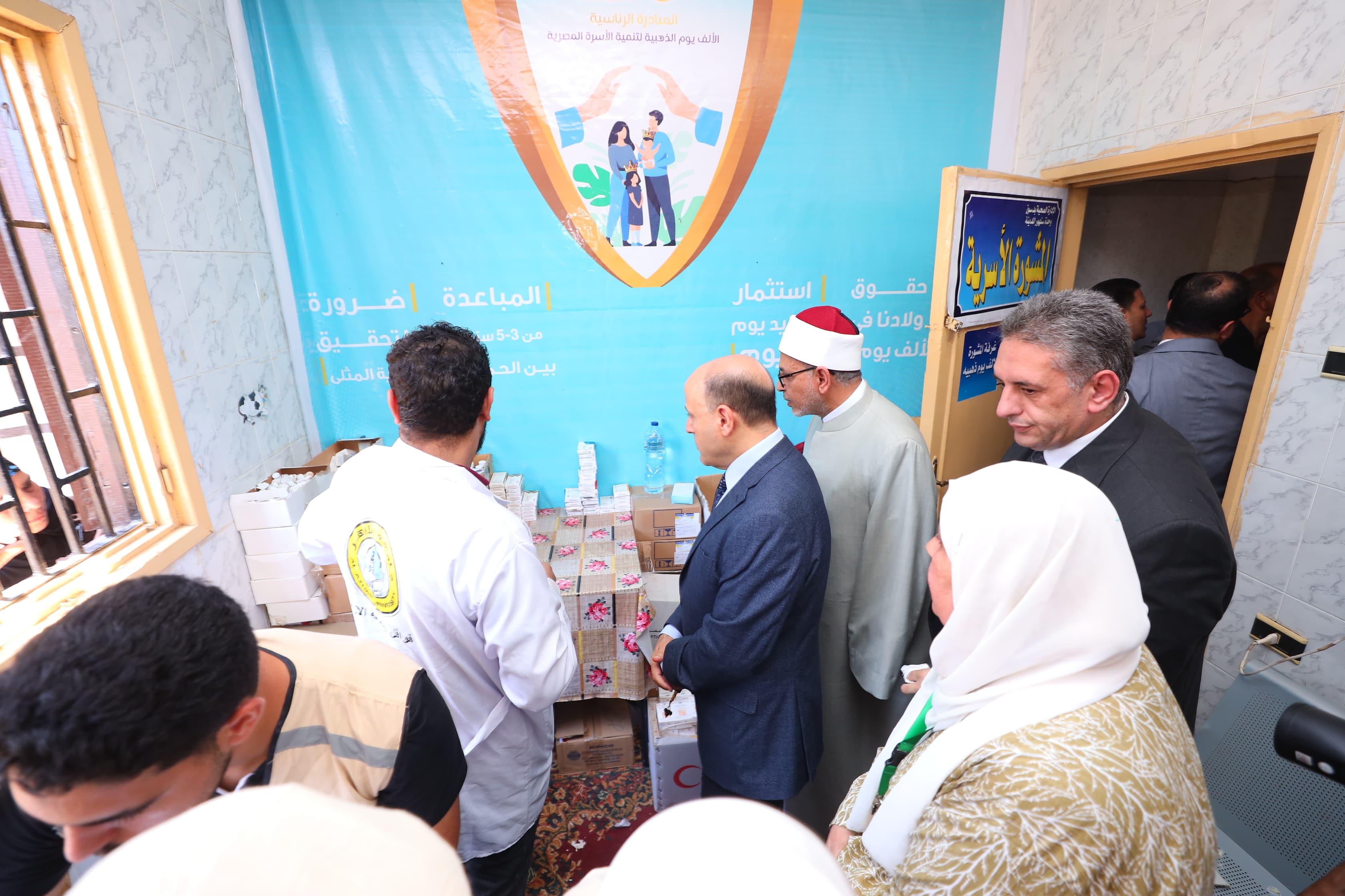 محافظ كفر الشيخ يتفقد القافلة الطبية