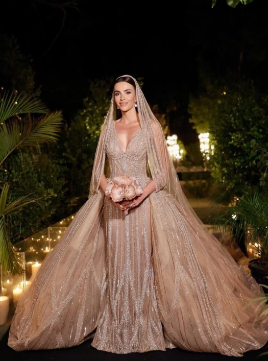 الإطلالة الثانية لزوجة نجل إيلى صعب