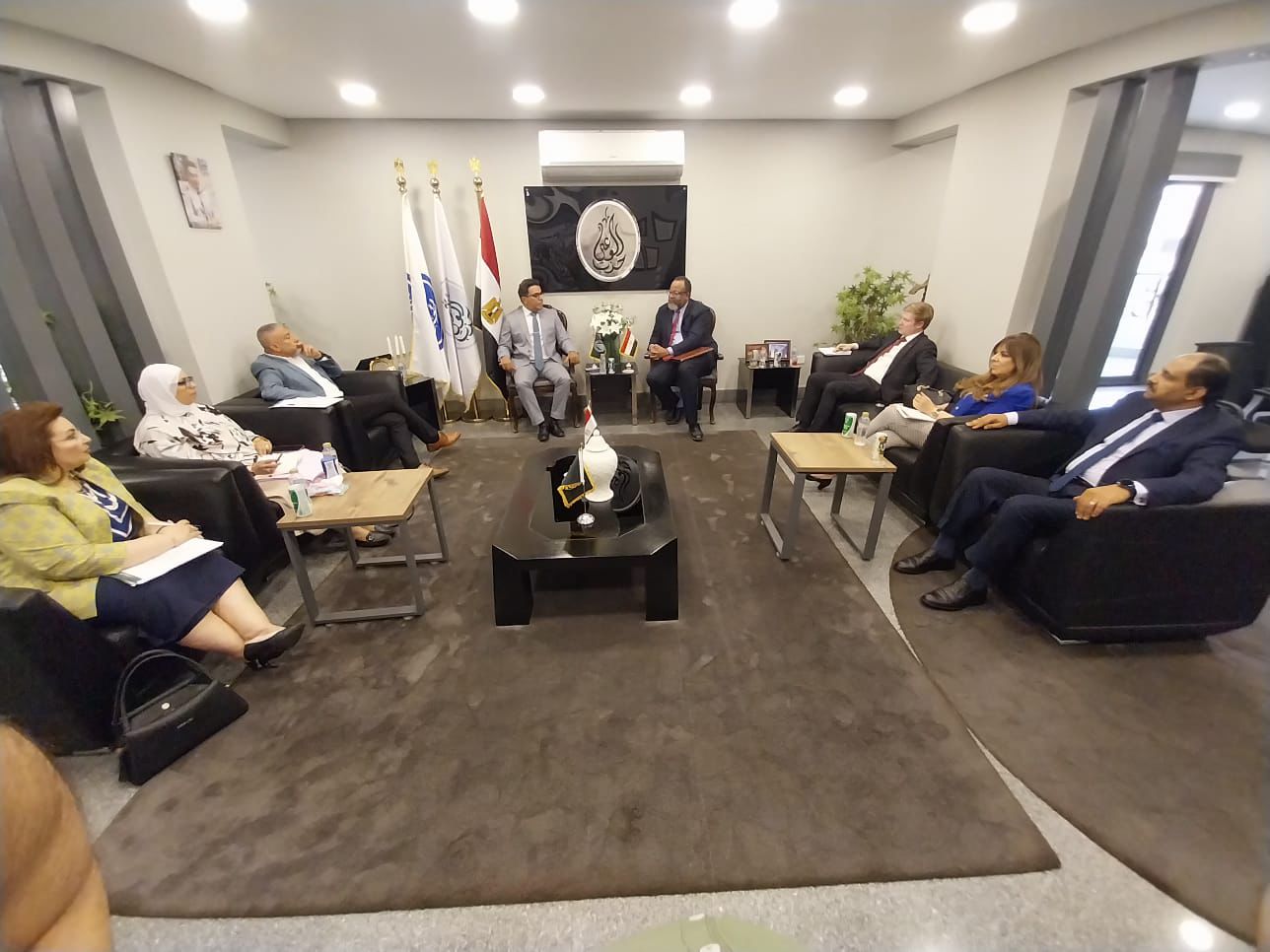 حزب الوعي يستقبل وفدًا من السفارة الأمريكية (2)