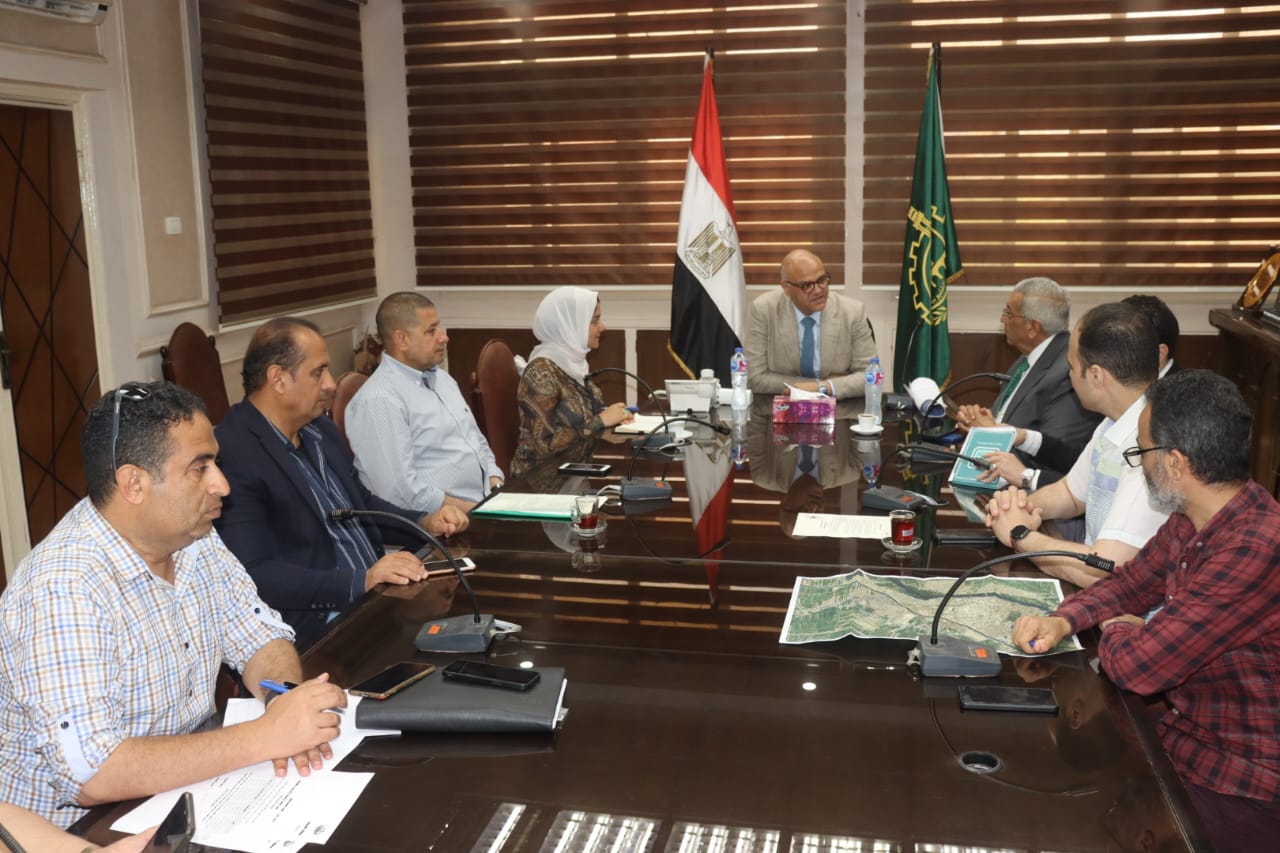 خلال الاجتماع خلال الاجتماع