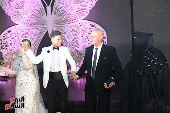 محمد شحاتة ووالدتة ووالده