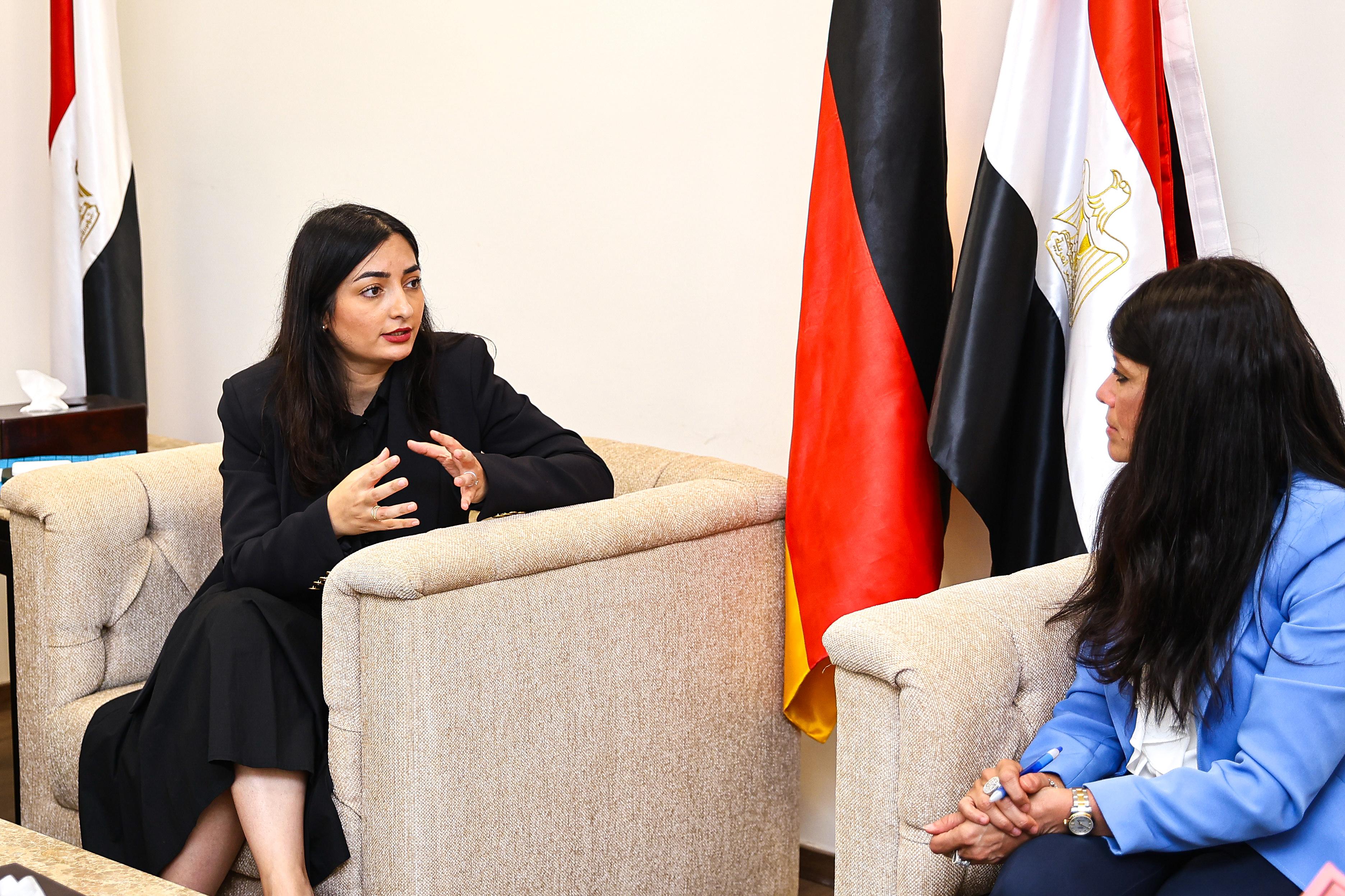 b912711a-7aab-4940-a5f1-f2232d903e0d