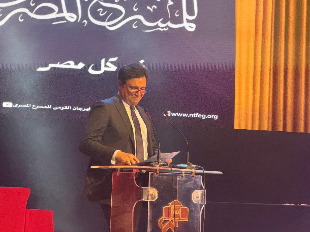 وزير الثقافة أحمد فؤاد هنو المسرح حق أصيل لكل مواطن ونسأل الدعاء لسيدة المسرح العربي (4)