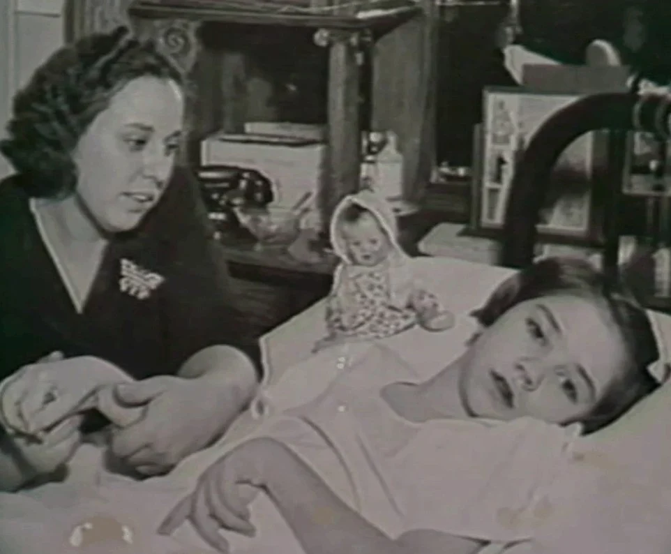 إلين إسبوزيتو إلين إسبوزيتو