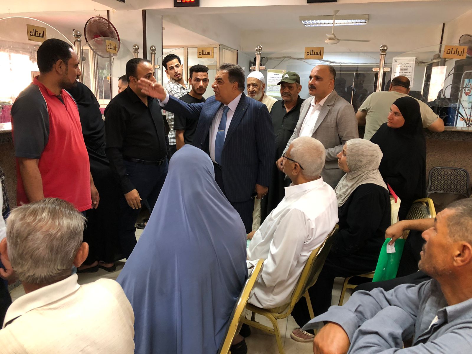 المحافظ يتفقد المركز المحافظ يتفقد المركز