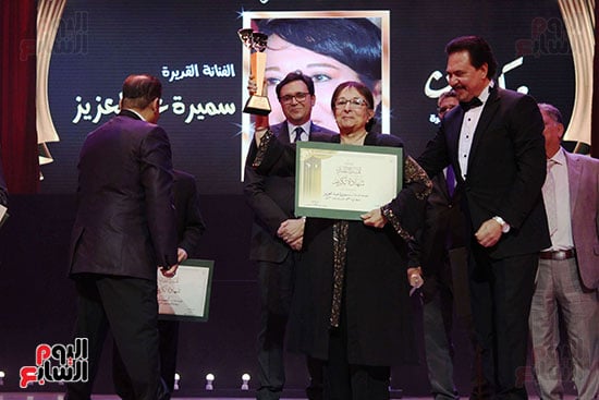 تكريم الفنانة سميرة عبد العزيز تكريم الفنانة سميرة عبد العزيز