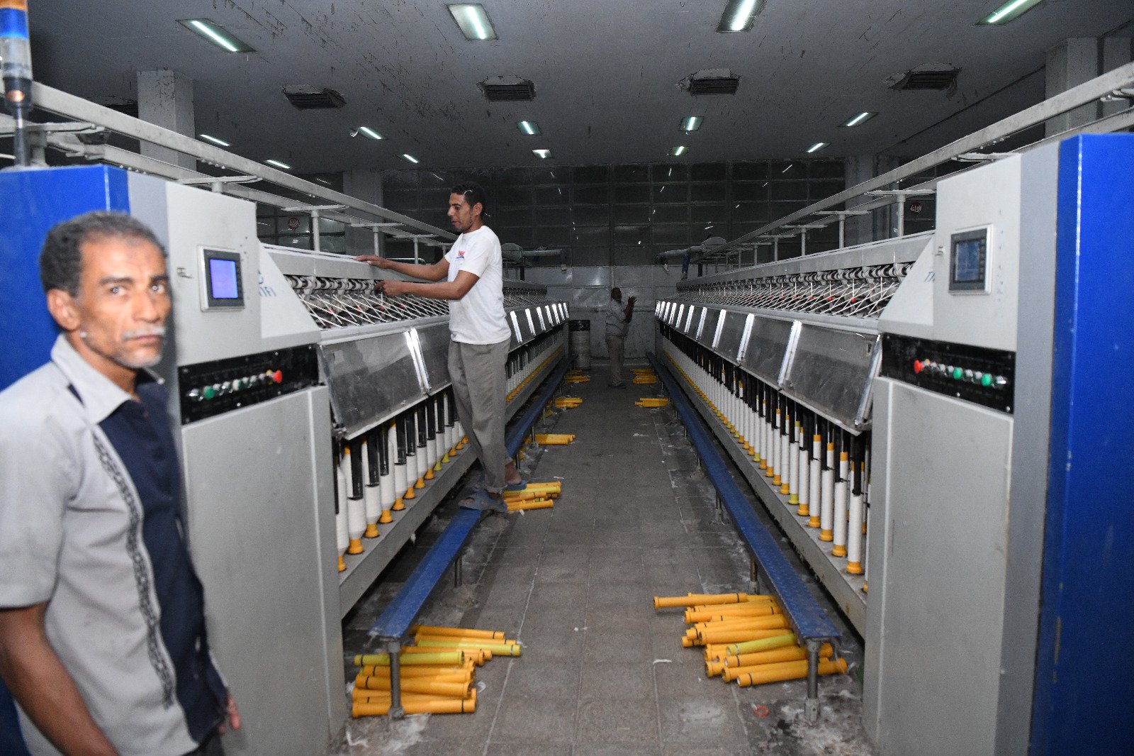 العمالة داخل المصنع 