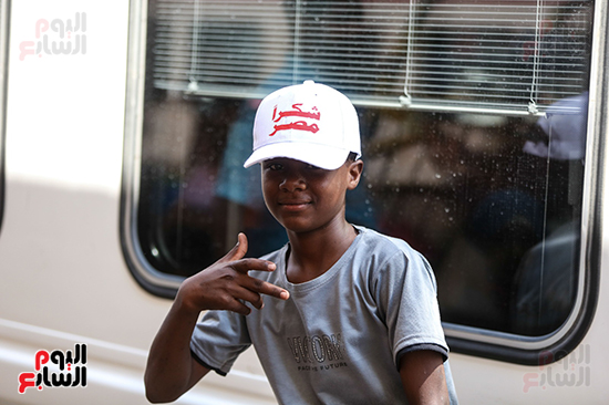 صحيفة مصرية: شكرا مصر.. رسائل شكر من السودانيين خلال رحلة العودة إلى بلادهم.. صور 146422 %D8%A7%D9%84%D8%A3%D8%AE%D9%88%D8%A9 %D8%A7%D9%84%D8%B3%D9%88%D8%AF%D8%A7%D9%86%D9%8A%D9%8A%D9%86 %D9%81%D9%8A %D9%82%D8%B7%D8%A7%D8%B1 %D8%A7%D9%84%D8%B9%D9%88%D8%AF%D8%A9