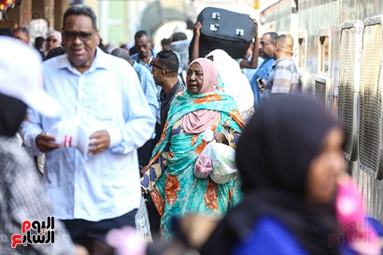 ذهاب القطار المخصص للإخوة السودانيين من محطة مصر بالقاهرة لأسوان ذهاب القطار المخصص للإخوة السودانيين من محطة مصر بالقاهرة لأسوان