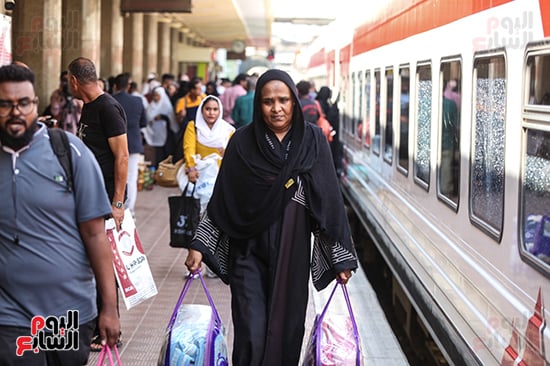 محطة مصر خلال توافد السودانيين محطة مصر خلال توافد السودانيين