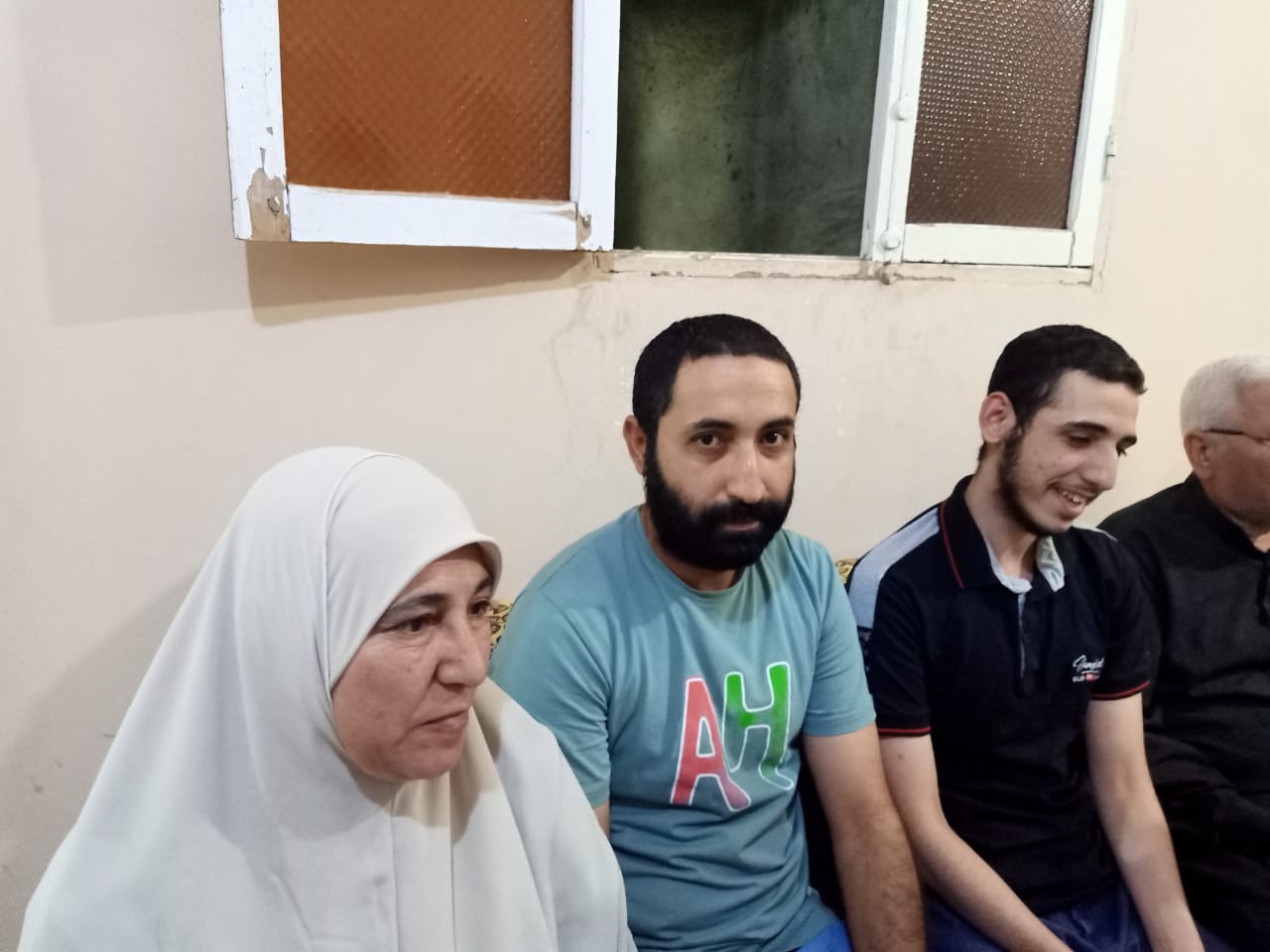 زغاريد وفرحة فى منزل الأولى علمى علوم ببنى سويف (7)