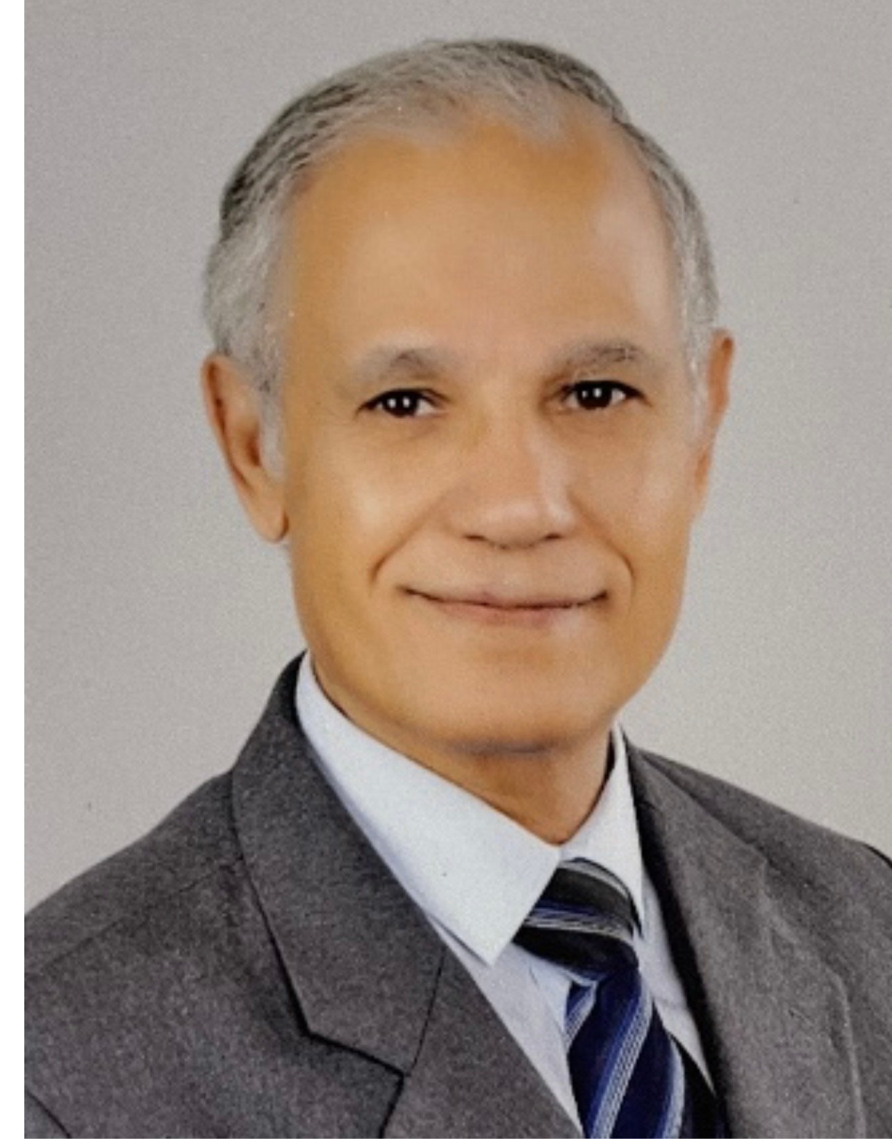 الدكتور عبد الفتاح محمد الأستاذ المتفرغ بقسم علوم البحار بكلية العلوم جامعة الإسكندرية