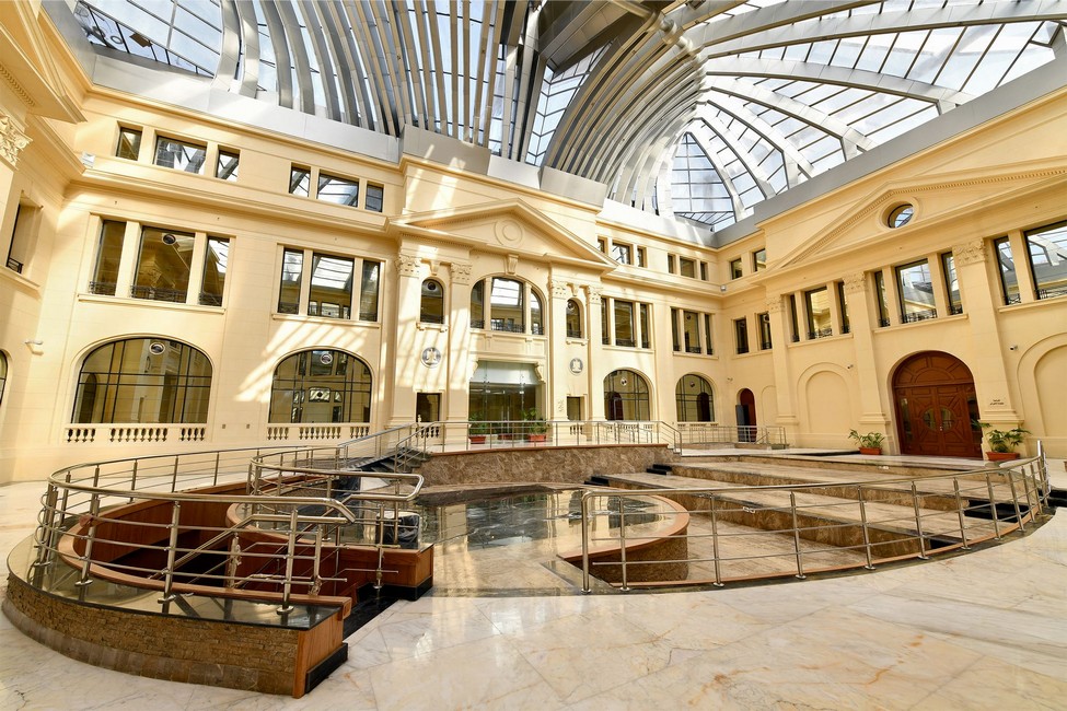 مبنى قيادة الثورة من الداخل