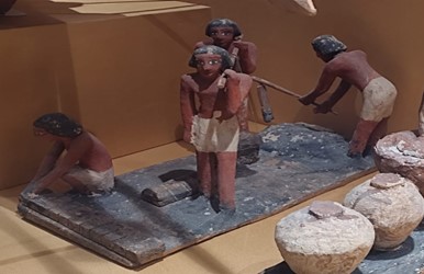 صناعة المصرى القديم للطوب صناعة المصرى القديم للطوب
