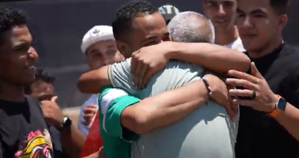 فرحة غامرة بالافراج عنهم (2)