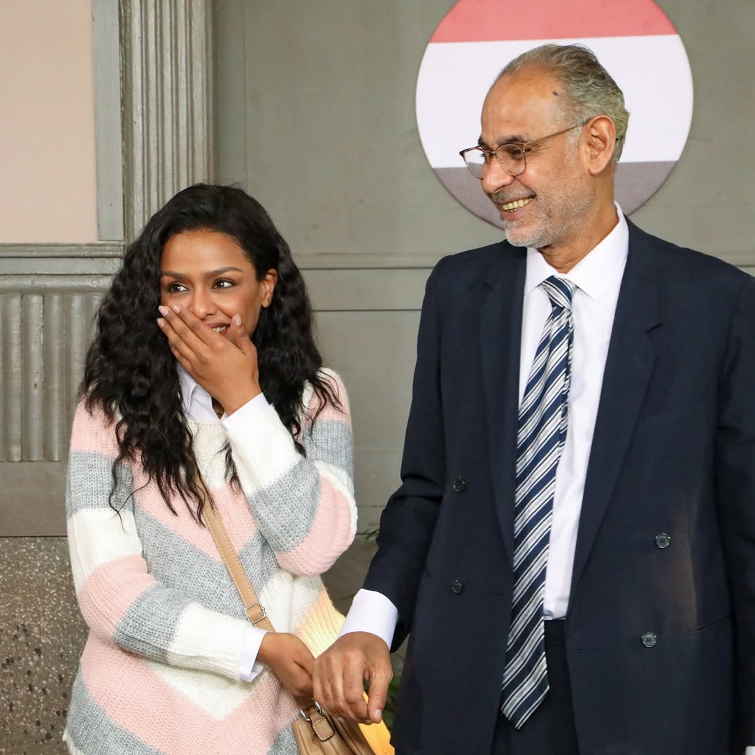 النجم محمود البزاوي مع أسماء أبو اليزيد
