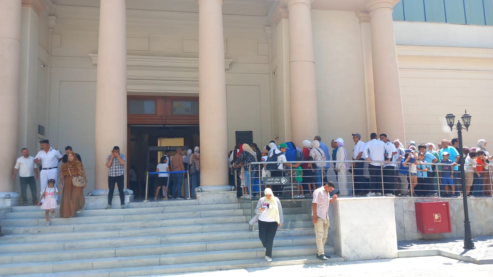  إقبال جماهيري كبير على المتاحف والمواقع الأثرية بالإسكندرية (1)