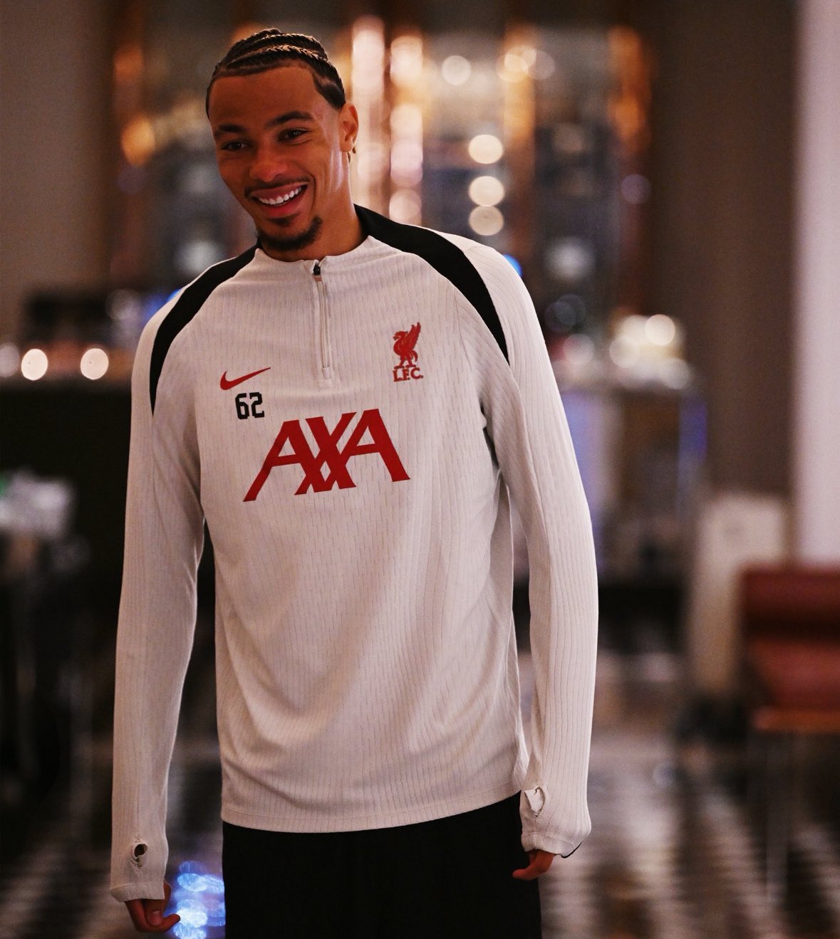 إيكيتيكي في معسكر الريدز بهونج كونج