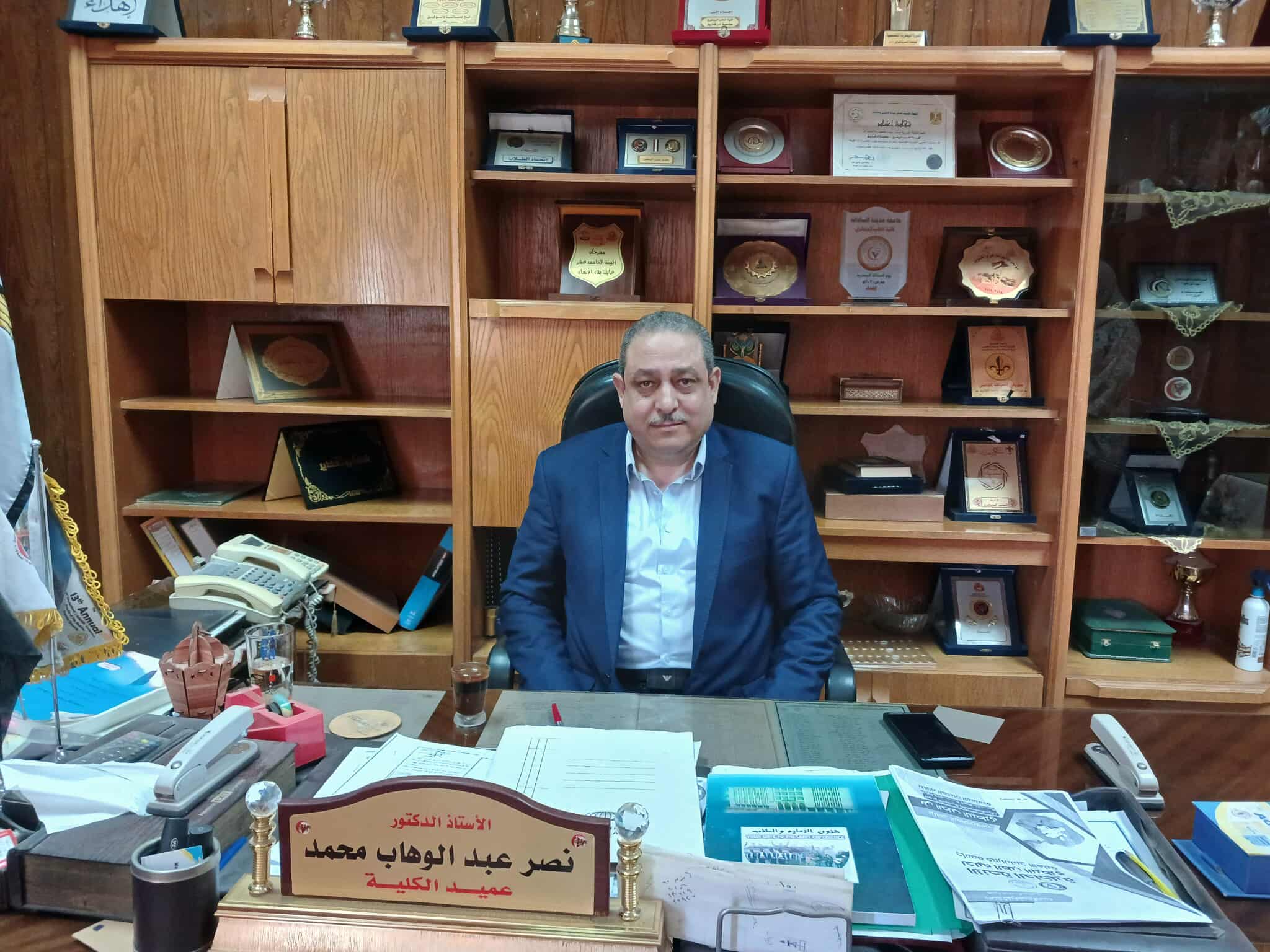 الدكتور نصر محمد  عبد الوهاب حرش عميد كلية الطب البيطرى