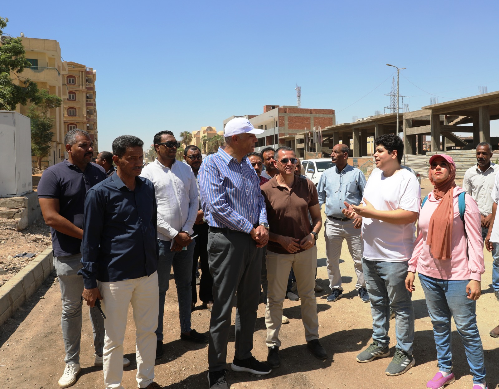 الفنانون يتحدثون عن الجداريات