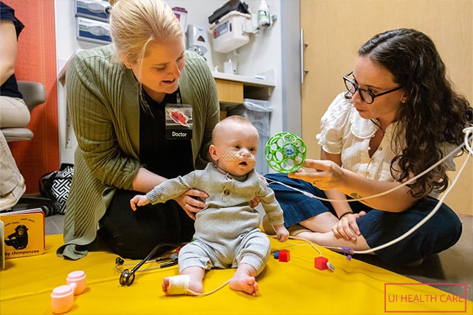 nash-keen-at-ui-health-care-with-neonatologist-dr-amy-stanford