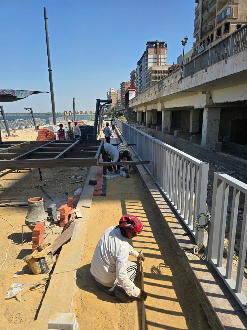 الأعمال بالمرسى