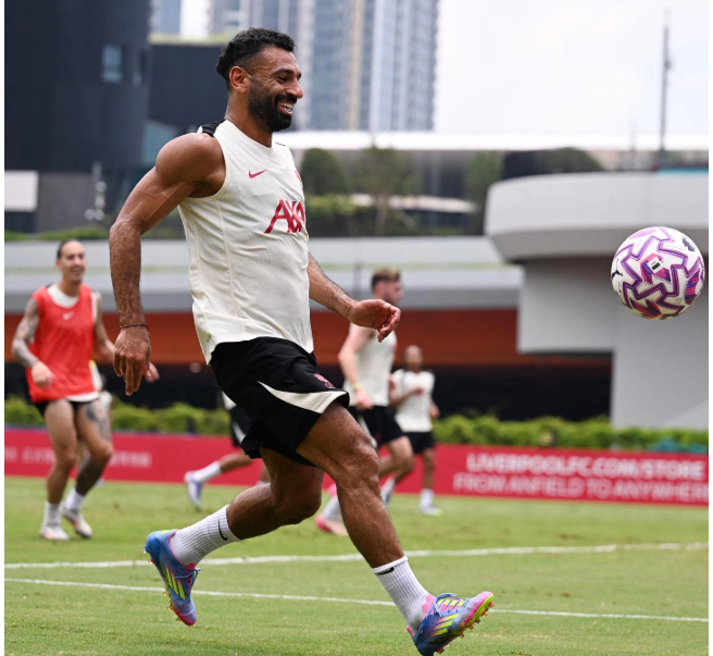 محمد صلاح في مران ليفربول محمد صلاح في مران ليفربول