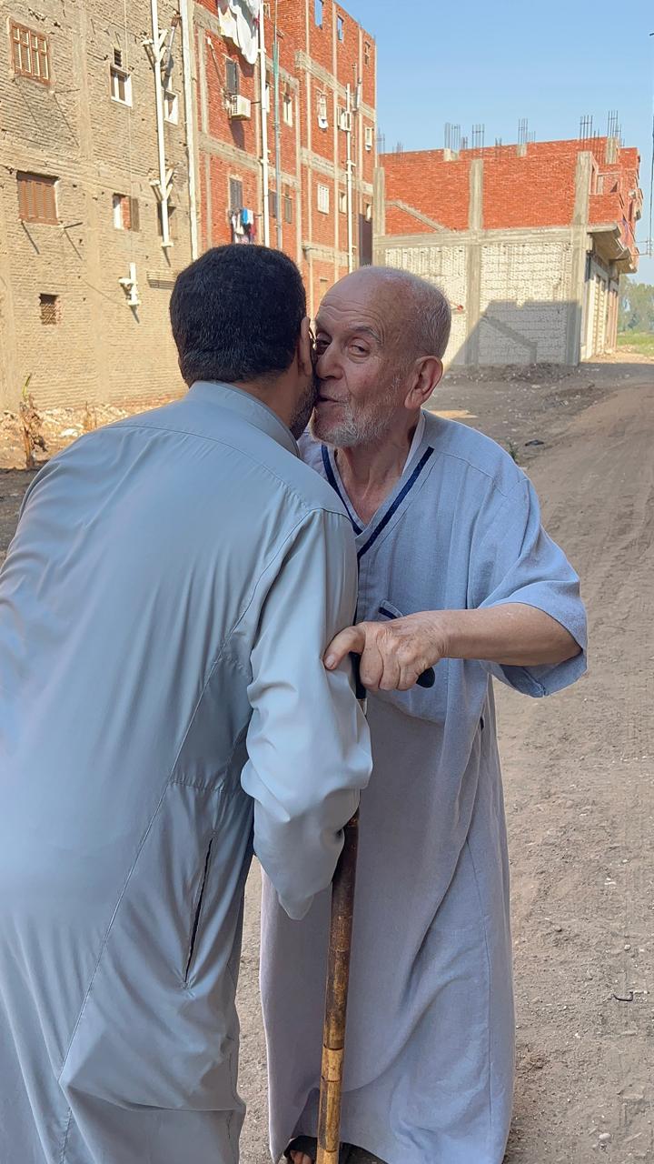 آدم ومعلمه آدم ومعلمه