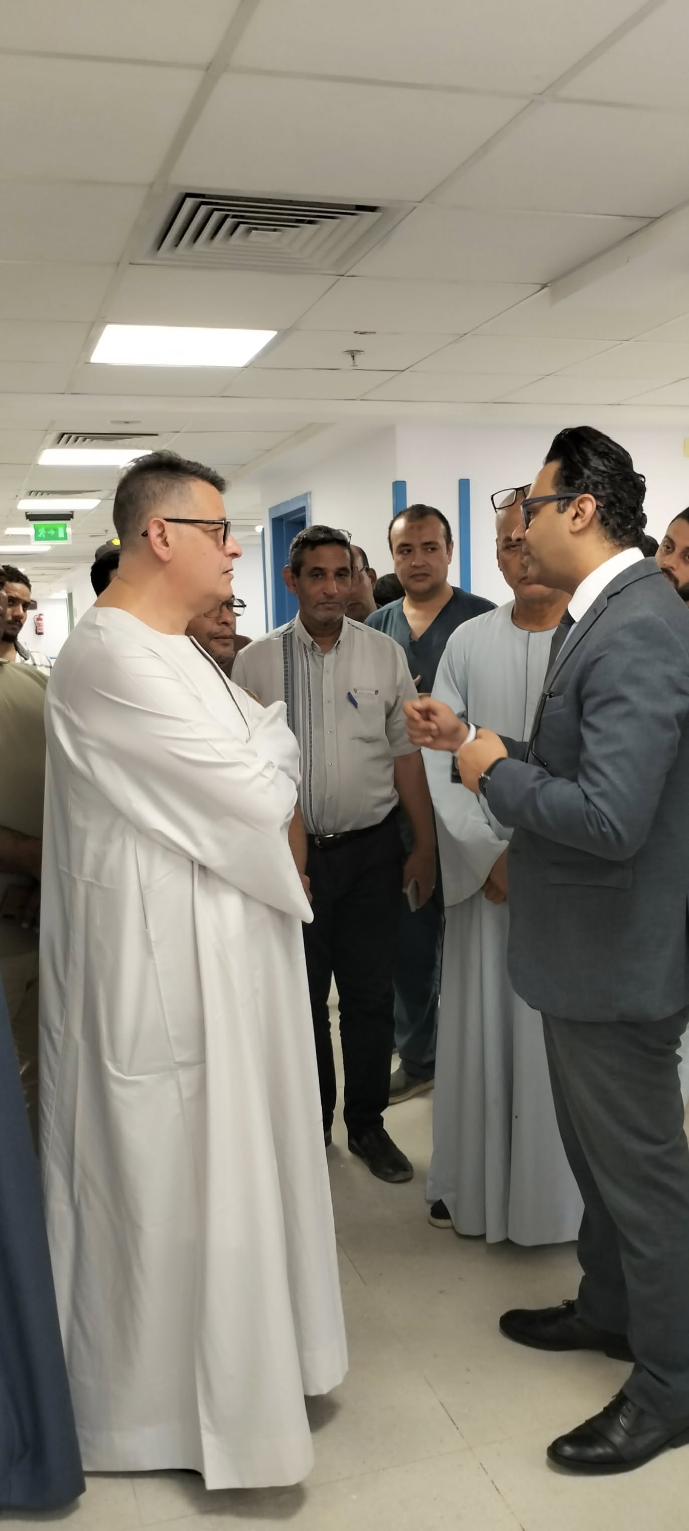 حوار بين النائب ووكيل صحة سوهاج حوار بين النائب ووكيل صحة سوهاج