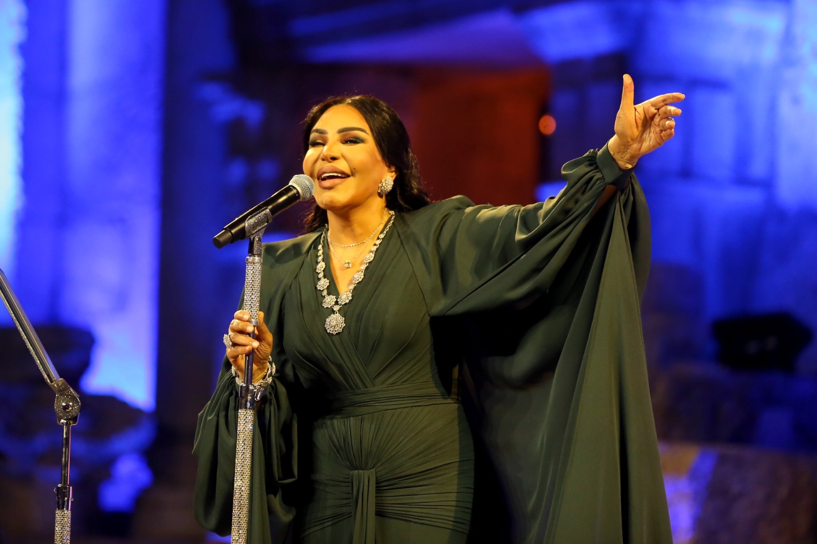 الفنانة احلام تتالق فى حفل مهرجان جرش