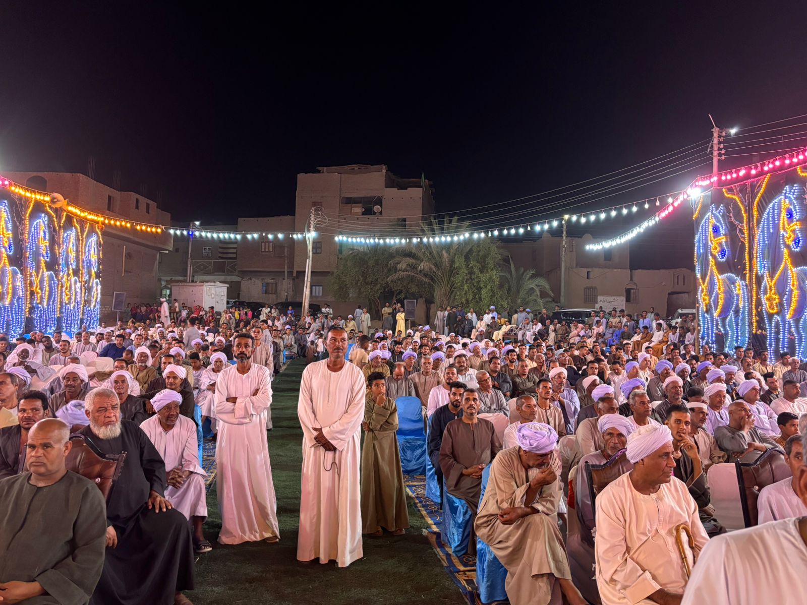 بحضور الآلاف.. أهالي كرم عمران بقنا ينظمون مؤتمرا حاشدا لدعم مرشحة الجبهة الوطنية وفاء رشاد في انتخابات مجلس الشيوخ (5)